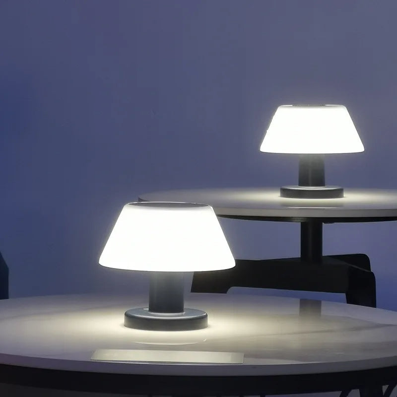 Avtoit | Solar-Powered Table Lamp - Solara