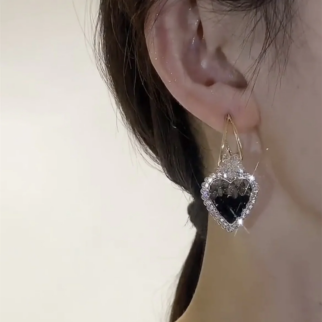 Avtoit | Earrings with heart in green crystals