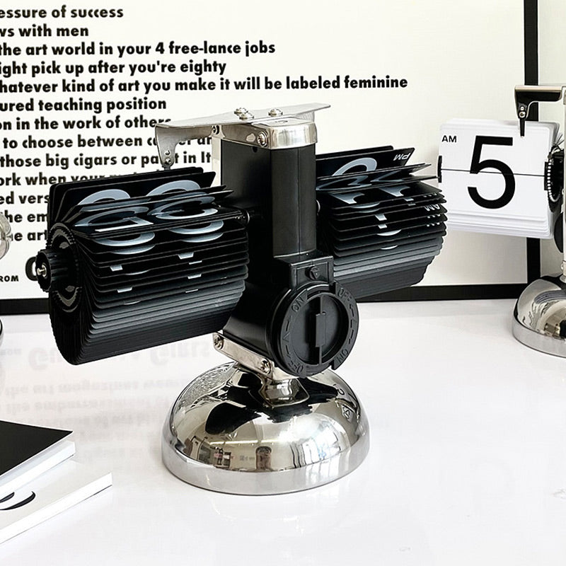 Avtoit | Modern, digital, mechanical vintage watch with internal gear drive
