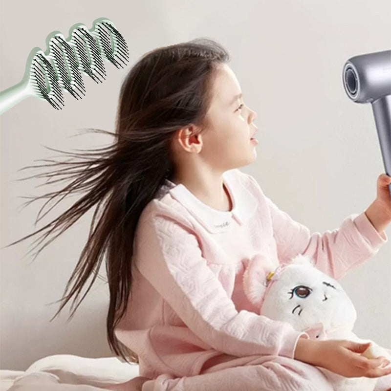 Avtoit | Curved hairbrush with ventilation