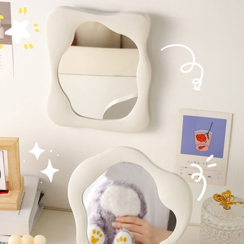 Avtoit | Squiggly Makeup Mirror