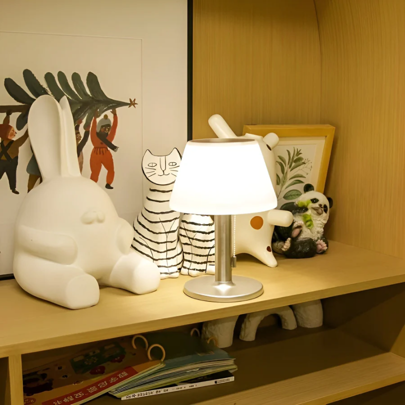 Avtoit | Stylish Solar-Powered Table Lamp - SolarLuxe