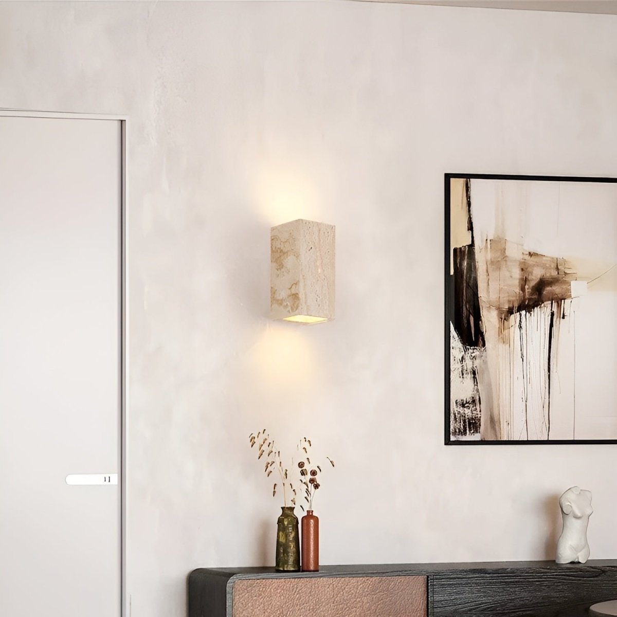 Avtoit | Wall lamp made of travertine for a warm and elegant atmosphere